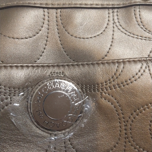 Coach - Picture 2 of 13